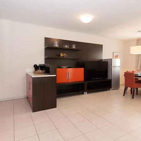 شقة Marina Garbin